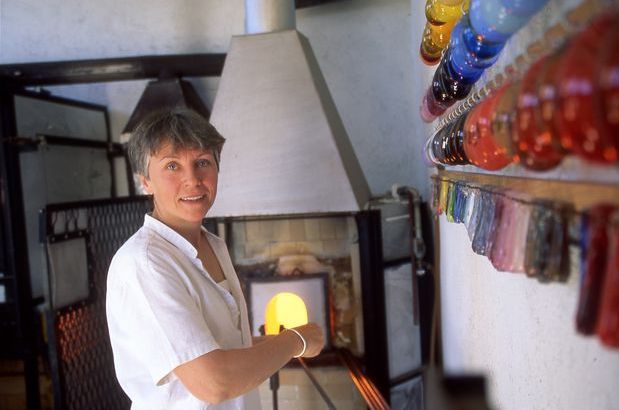 Portrait de Véronique Monod dans son atelier